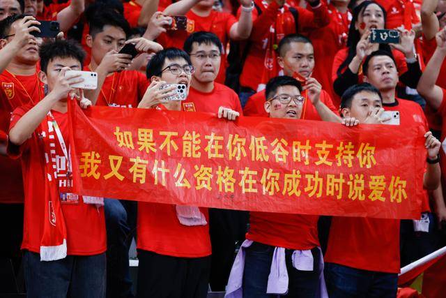 内维尔看好阿森纳卫冕，称信心空前强烈