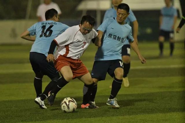 轰动一夜！5笔新签约完成，杨瀚森被替代，尼克斯引进抢断高手